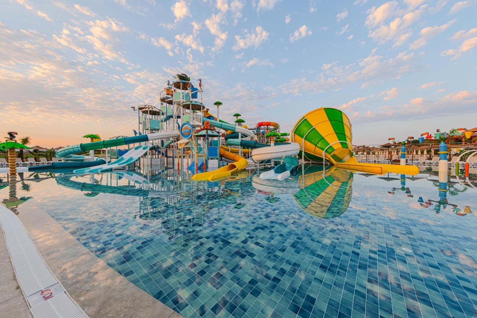 Dream Fun World Hotell Side Eksteriør bilde