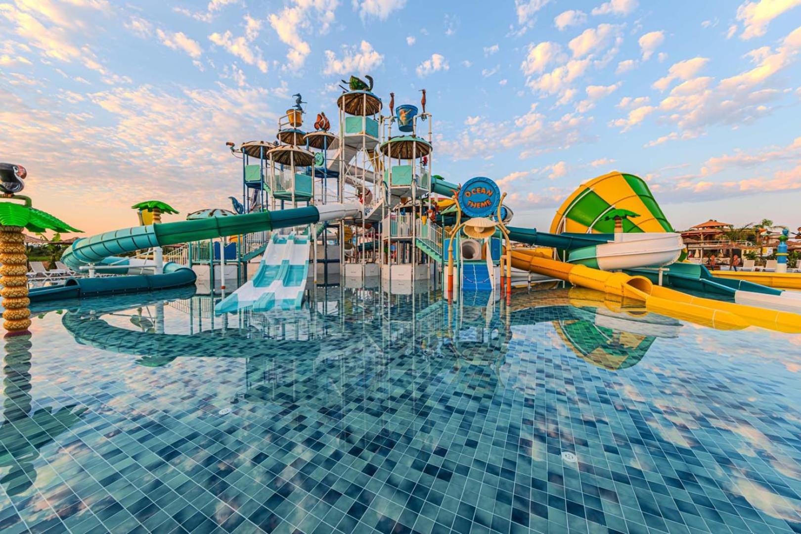 Dream Fun World Hotell Side Eksteriør bilde