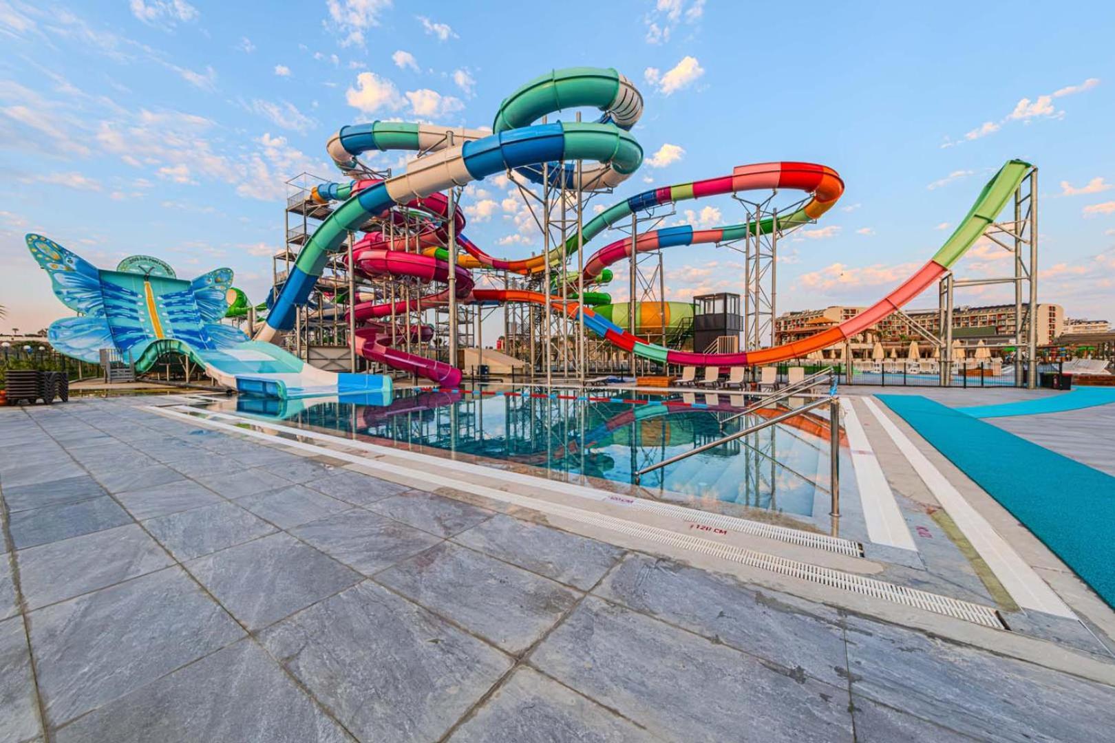 Dream Fun World Hotell Side Eksteriør bilde